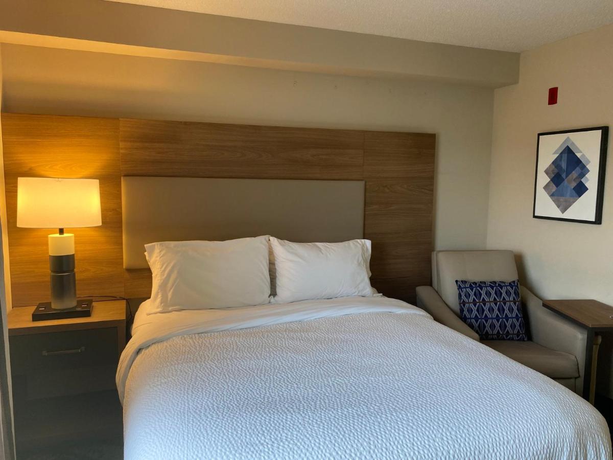 Candlewood Suites Harrisburg I-81 Hershey Area By Ihg Zewnętrze zdjęcie